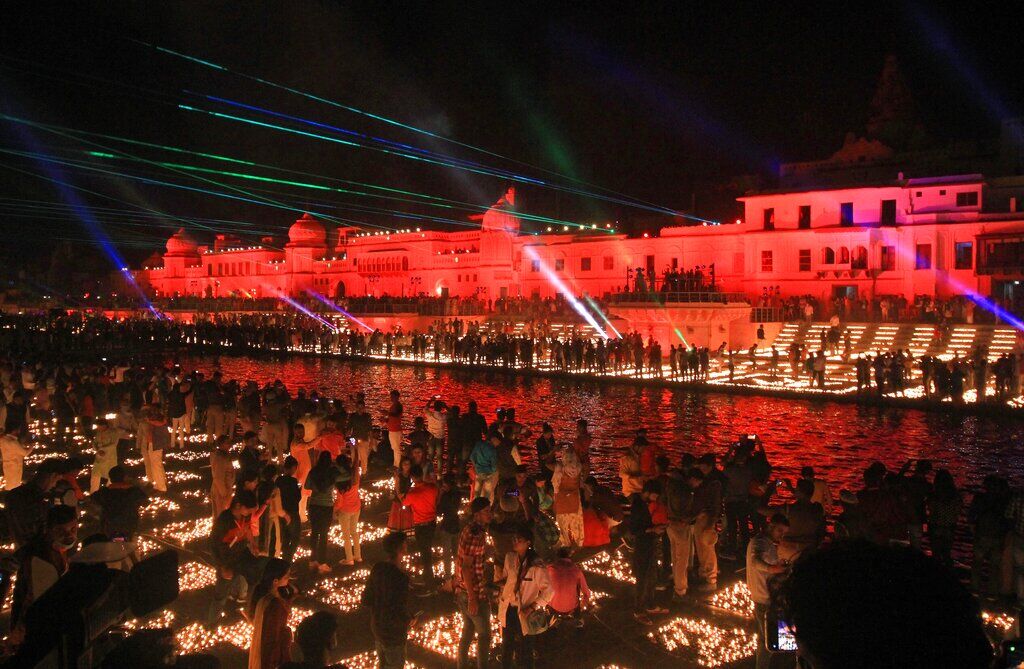 APTOPIX India Diwali Guinness Record